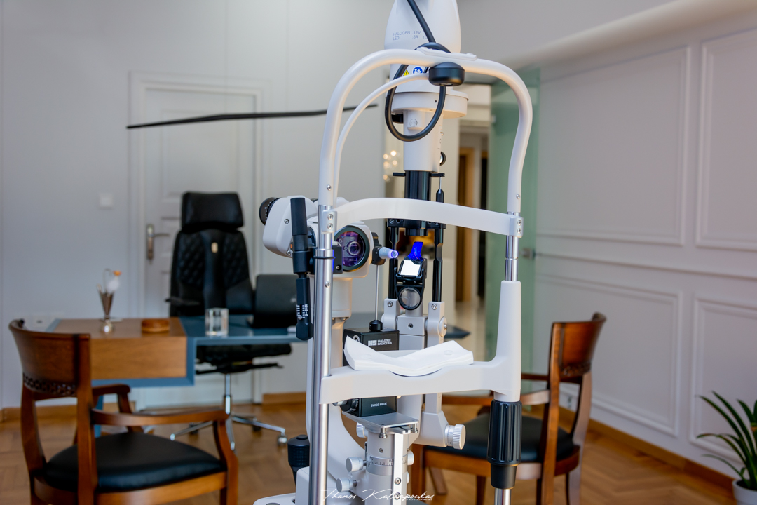 Ophthalmological equipment photo