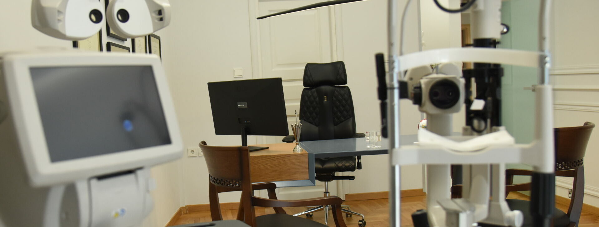 Ophthalmological equipment photo